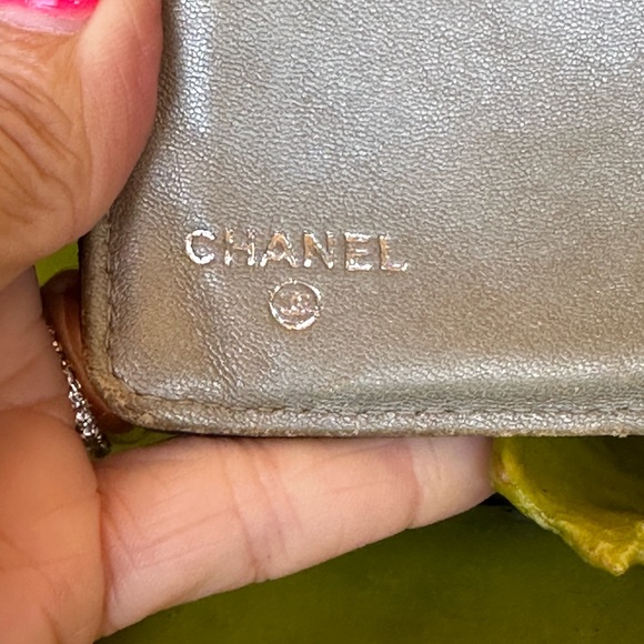 CHANEL CAMELLIA FLORAL LAMB SKIN WALLET GUC  BLACK GREY INTERIOR - Picture 14 of 16